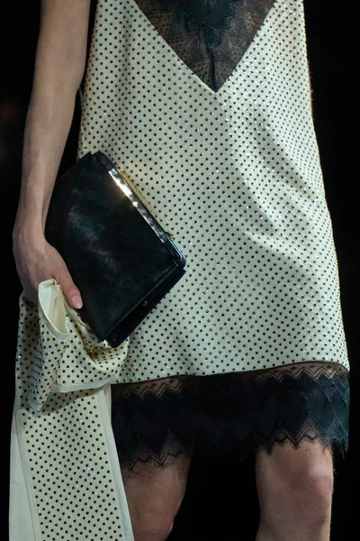 Look 52
